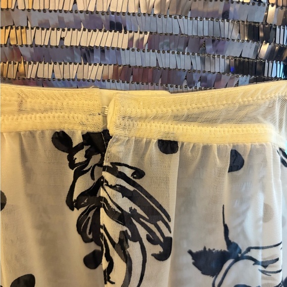 IN BLOOM Black and White Floral Robe and Nightie Set | Size Large - Picture 6 of 14